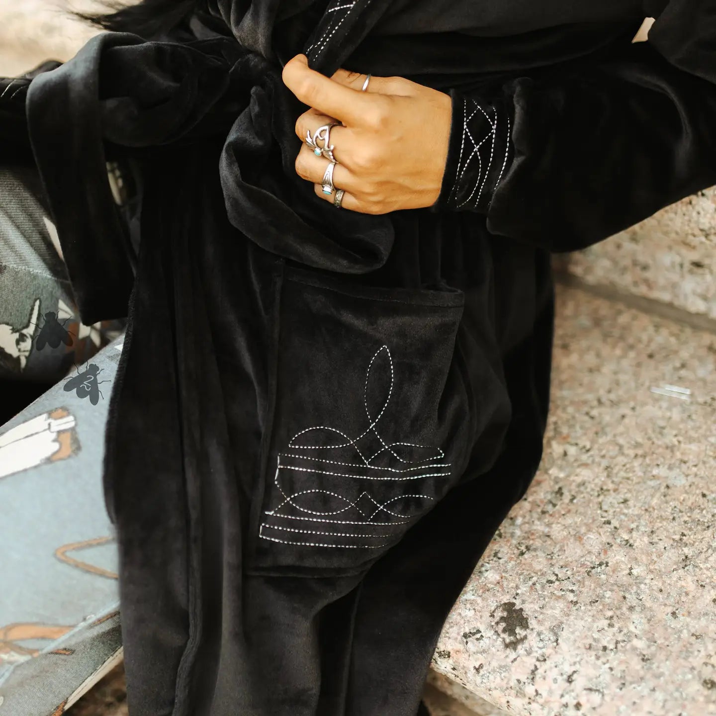 Western Stitch Black Robe