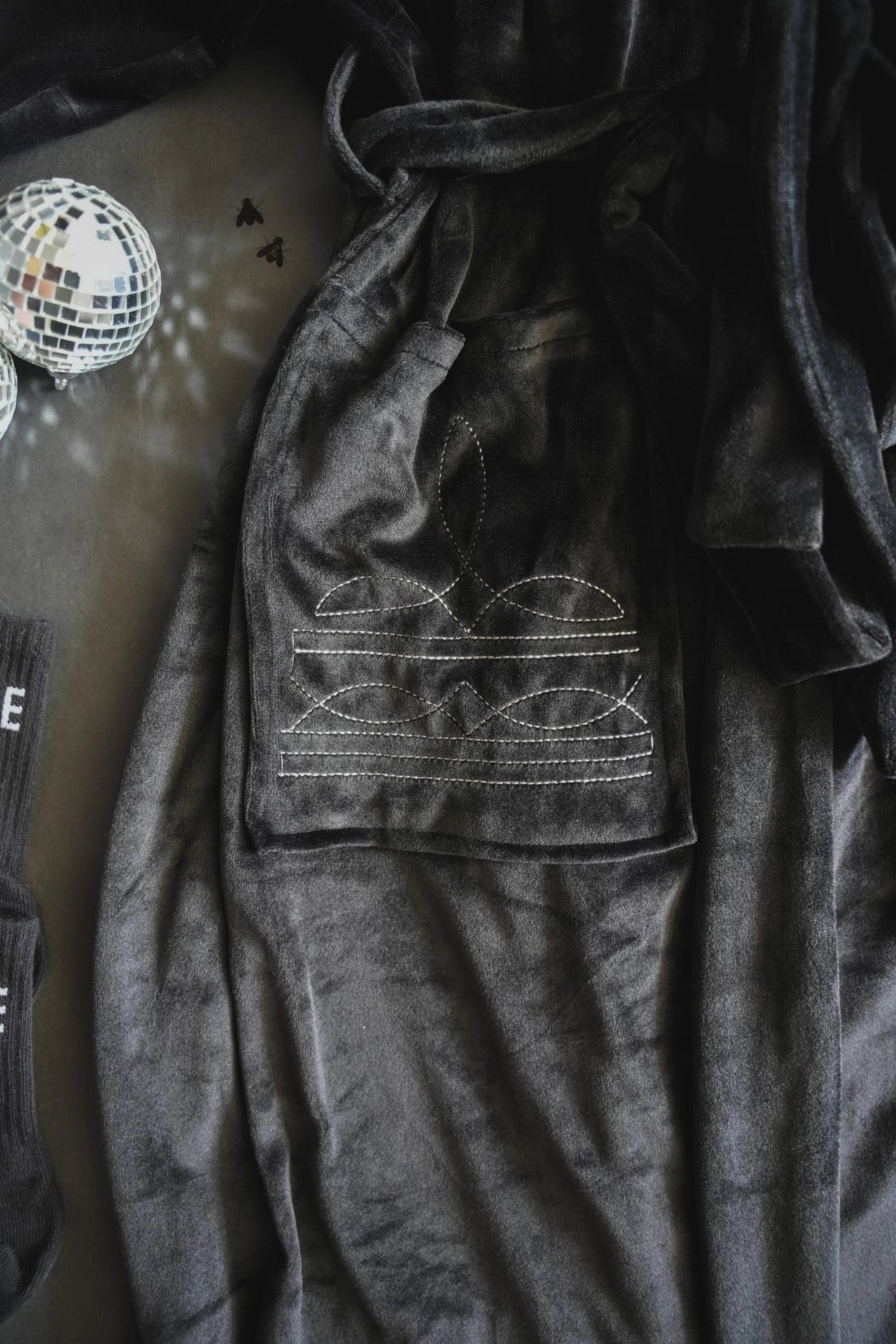 Western Stitch Black Robe