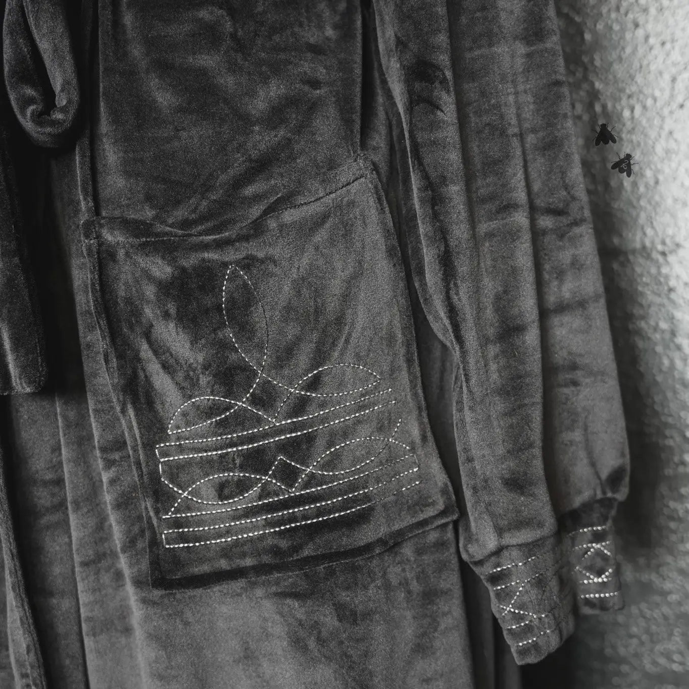 Western Stitch Black Robe